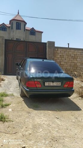 Mercedes E 240 1998, 300,141 km - 2.4 л - Bakı