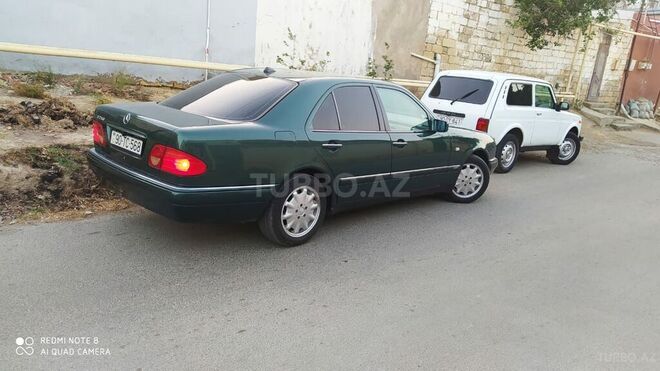 Mercedes E 240 1998, 300,141 km - 2.4 л - Bakı