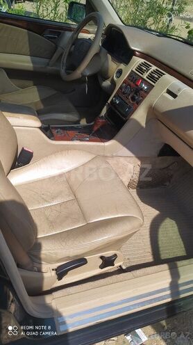 Mercedes E 240 1998, 300,141 km - 2.4 л - Bakı