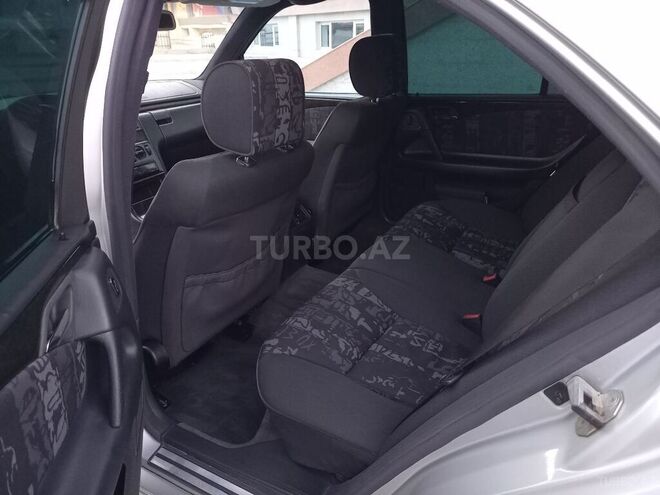 Mercedes E 280 1998, 267,000 km - 2.8 л - Bakı