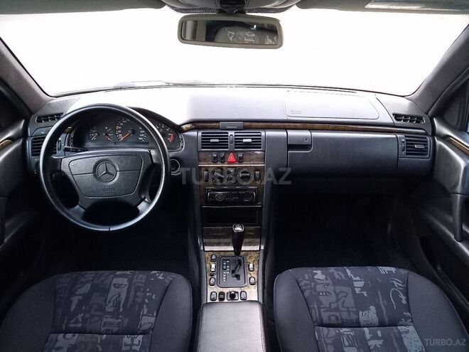 Mercedes E 280 1998, 267,000 km - 2.8 л - Bakı