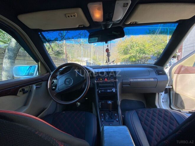 Mercedes C 200 1996, 268,000 km - 2.0 л - Qax