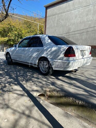 Mercedes C 200 1996, 268,000 km - 2.0 л - Qax