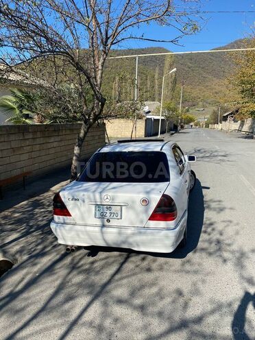 Mercedes C 200 1996, 268,000 km - 2.0 л - Qax