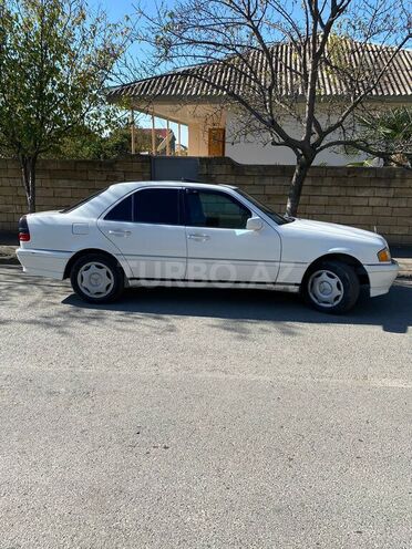 Mercedes C 200 1996, 268,000 km - 2.0 л - Qax