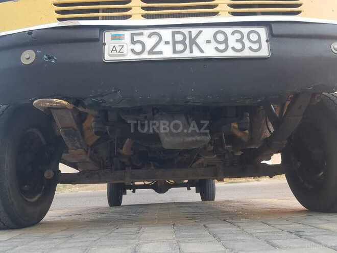 Mercedes 208 D 1994, 298,400 km - 2.3 л - Salyan