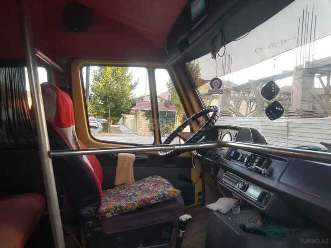 Mercedes 208 D 1994, 298,400 km - 2.3 л - Salyan