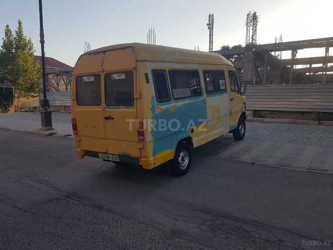 Mercedes 208 D 1994, 298,400 km - 2.3 л - Salyan