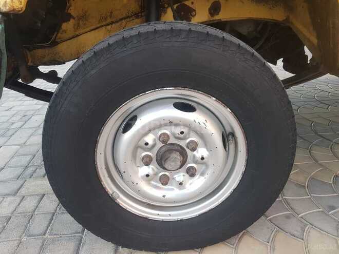 Mercedes 208 D 1994, 298,400 km - 2.3 л - Salyan