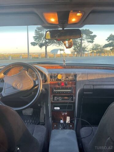 Mercedes C 230 1997, 225,839 km - 2.3 л - Bakı