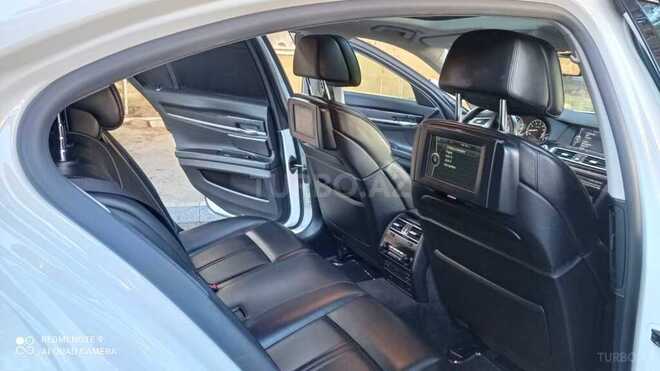BMW 750 2010, 133,500 km - 4.4 л - Bakı