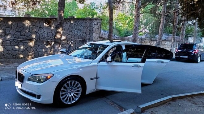 BMW 750 2010, 133,500 km - 4.4 л - Bakı