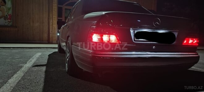 Mercedes E 200 1994, 280,000 km - 2.0 l - Sabirabad