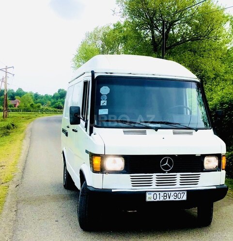 Mercedes 208 D 1990, 200,000 km - 2.5 l - Bakı
