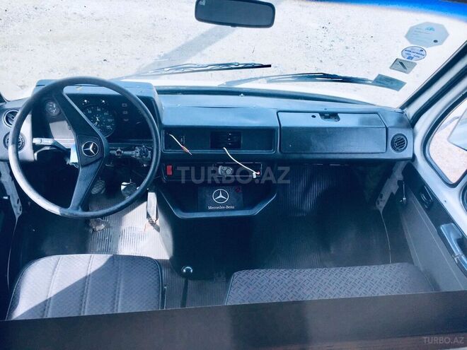Mercedes 208 D 1990, 200,000 km - 2.5 l - Bakı