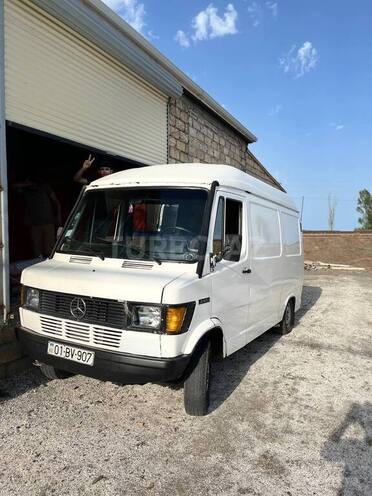 Mercedes 208 D 1990, 200,000 km - 2.5 l - Bakı