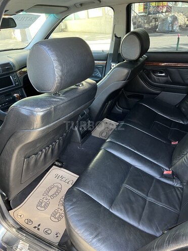 BMW 525 2003, 250,000 km - 2.5 l - Bakı