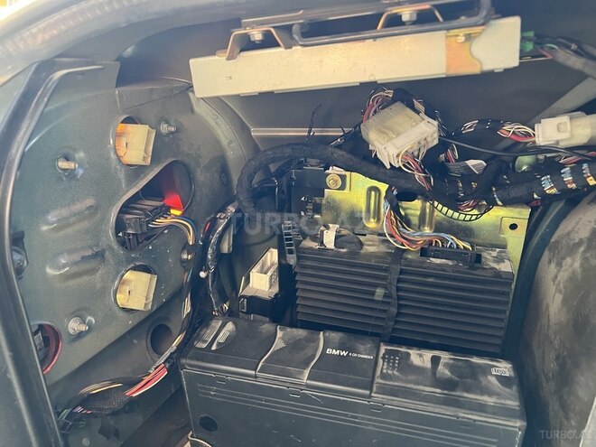 BMW 525 2003, 250,000 km - 2.5 l - Bakı