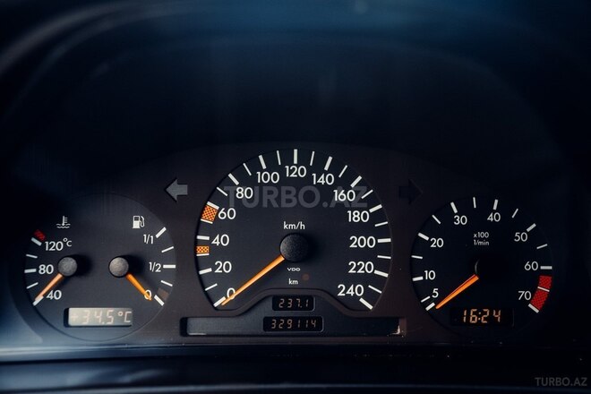 Mercedes E 200 1996, 329,120 km - 2.0 l - Bakı