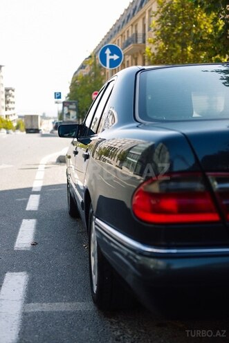 Mercedes E 200 1996, 329,120 km - 2.0 l - Bakı