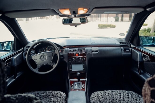 Mercedes E 200 1996, 329,120 km - 2.0 l - Bakı