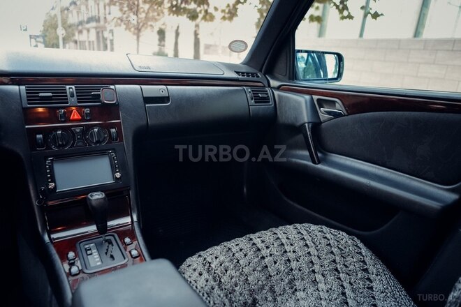 Mercedes E 200 1996, 329,120 km - 2.0 l - Bakı