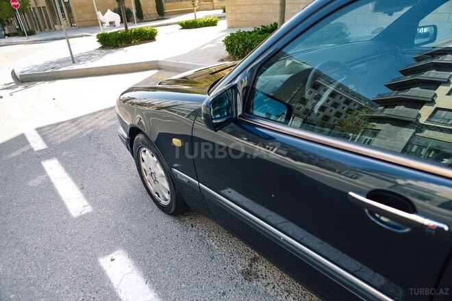 Mercedes E 200 1996, 329,120 km - 2.0 l - Bakı
