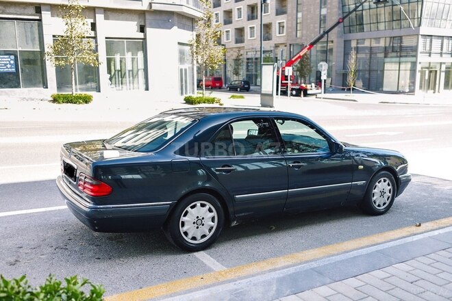 Mercedes E 200 1996, 329,120 km - 2.0 l - Bakı