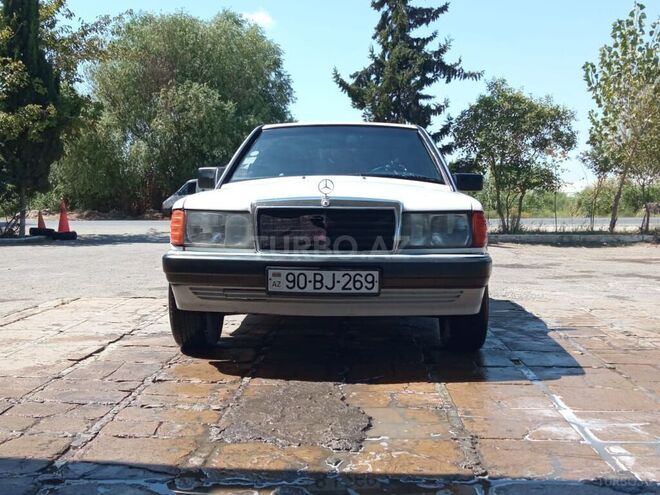 Mercedes 190 1989, 587,648 km - 2.0 l - Salyan