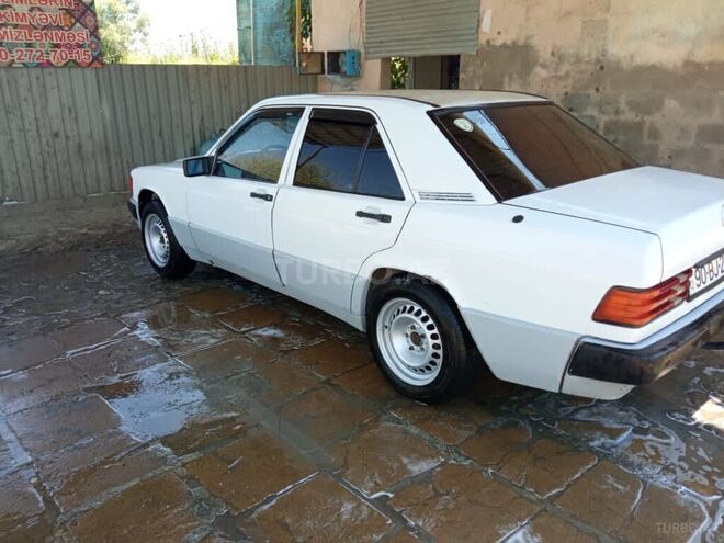 Mercedes 190 1989, 587,648 km - 2.0 l - Salyan