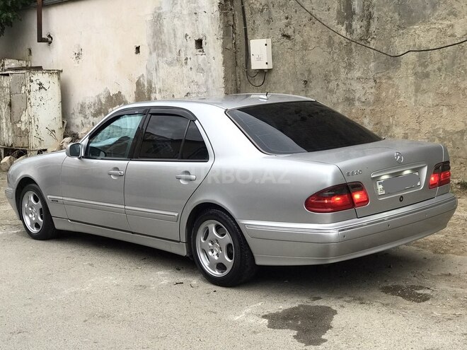 Mercedes E 320 2001, 293,533 km - 3.2 l - Bakı