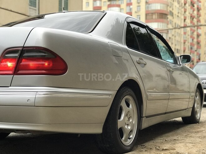 Mercedes E 320 2001, 293,533 km - 3.2 l - Bakı