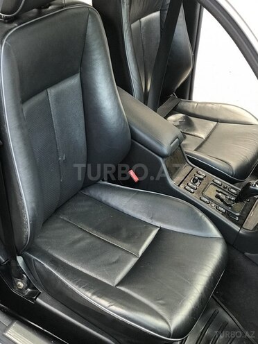 Mercedes E 320 2001, 293,533 km - 3.2 l - Bakı