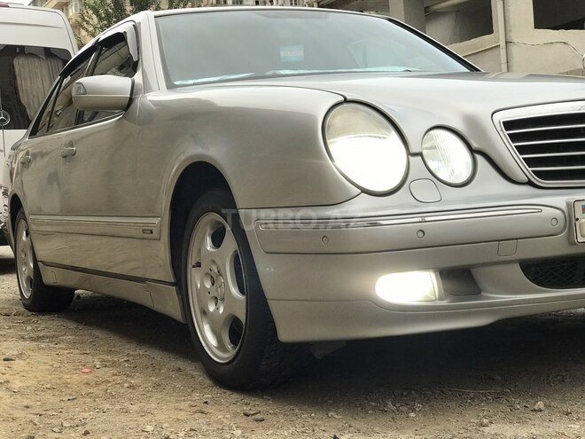 Mercedes E 320 2001, 293,533 km - 3.2 l - Bakı