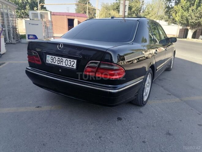 Mercedes E 240 2001, 308,000 km - 2.6 л - Göyçay