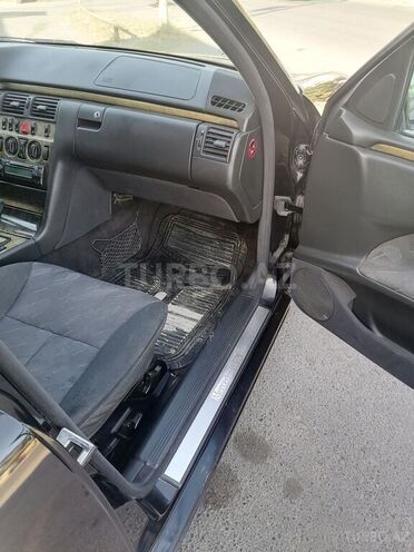 Mercedes E 240 2001, 308,000 km - 2.6 л - Göyçay