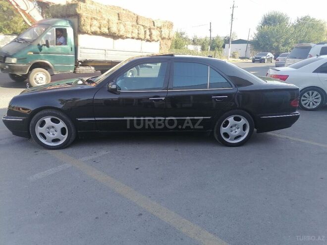 Mercedes E 240 2001, 308,000 km - 2.6 л - Göyçay