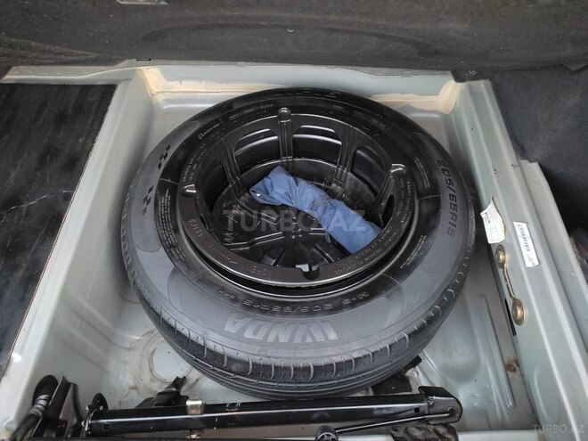 Mercedes E 220 2001, 235,000 km - 2.2 l - Saatlı