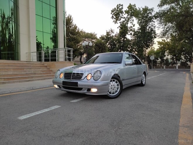 Mercedes E 220 2001, 235,000 km - 2.2 l - Saatlı
