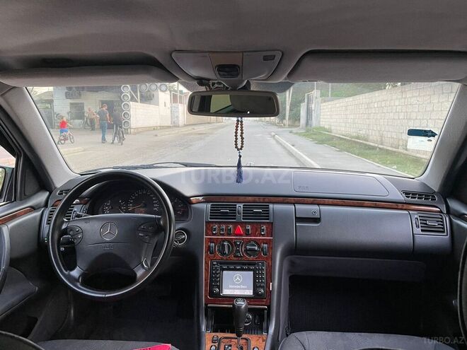 Mercedes E 220 2000, 519,565 km - 2.2 л - Mingəçevir