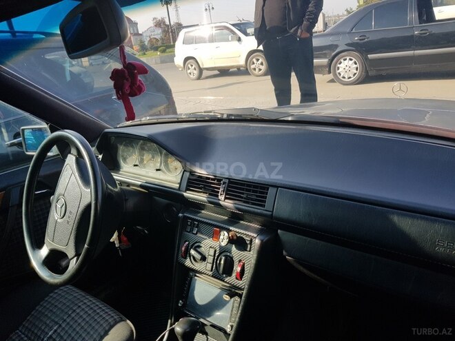 Mercedes E 250 1994, 430,526 km - 2.5 l - Bakı