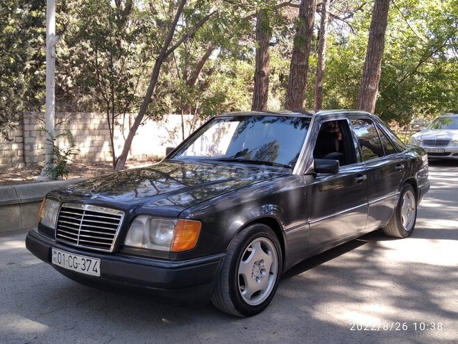 Mercedes E 220 1992, 248,000 km - 2.2 l - Sumqayıt