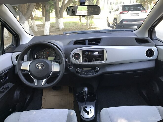 Toyota Vitz 2011, 77,000 km - 1.3 l - Sumqayıt