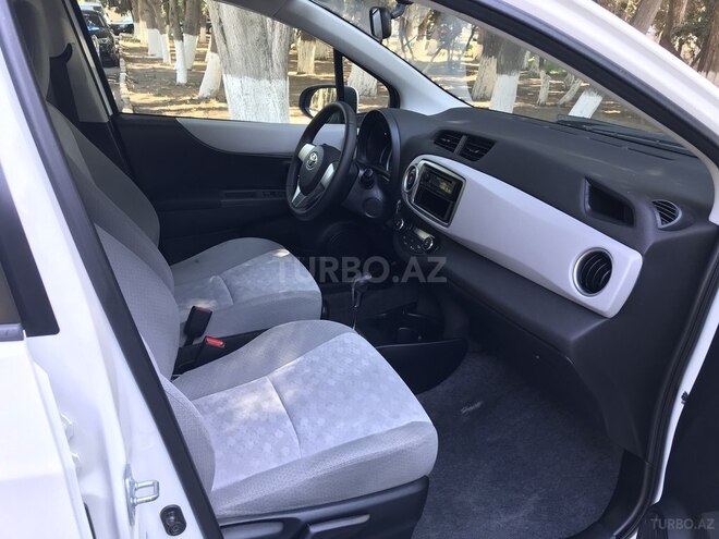 Toyota Vitz 2011, 77,000 km - 1.3 l - Sumqayıt