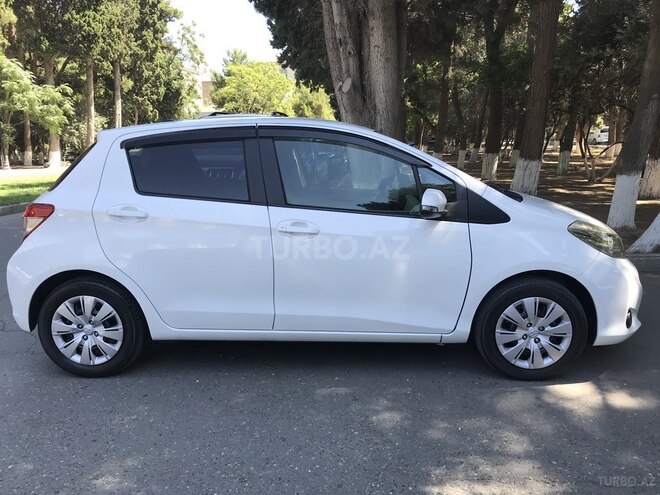 Toyota Vitz 2011, 77,000 km - 1.3 l - Sumqayıt