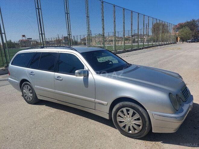 Mercedes E 220 2001, 180,000 km - 2.2 l - Bakı