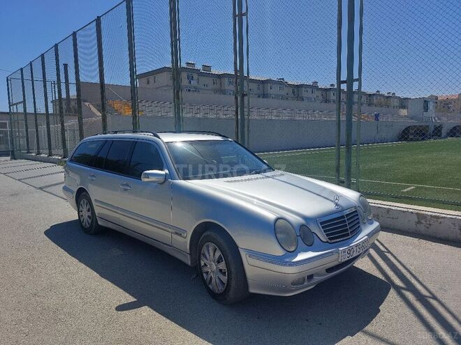Mercedes E 220 2001, 180,000 km - 2.2 l - Bakı