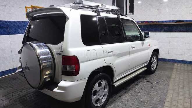 Mitsubishi Pajero io 2001, 25,000 km - 2.0 л - Sumqayıt