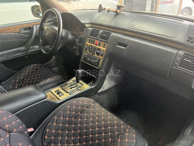 Mercedes E 240 2000, 252,500 km - 2.4 l - Bakı