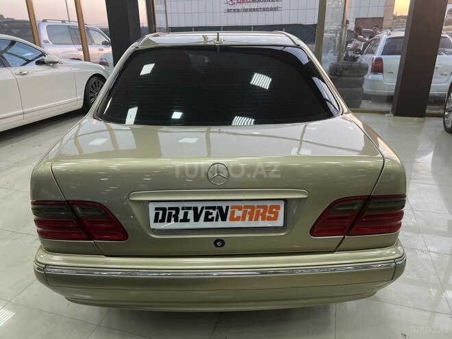 Mercedes E 240 2000, 252,500 km - 2.4 l - Bakı
